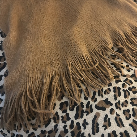 Shawl one shoulder - Picture 3 of 3